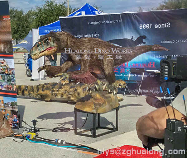 华龙艺术侏罗纪恐龙公园 游乐场大型仿真迅猛龙机模4M