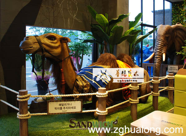 华龙艺术大型仿真骆驼