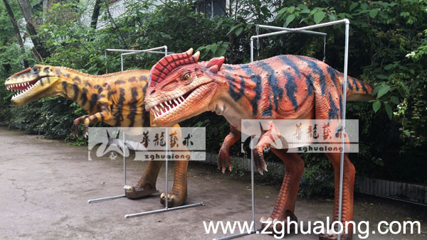 华龙艺术超逼真的仿真恐龙服装双冠龙