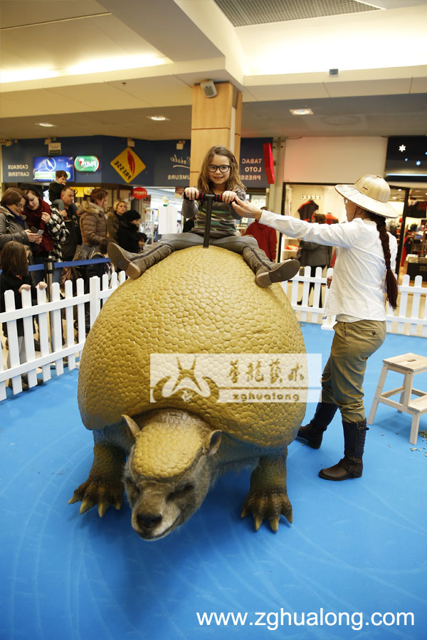 华龙艺术互动娱乐坐骑动物