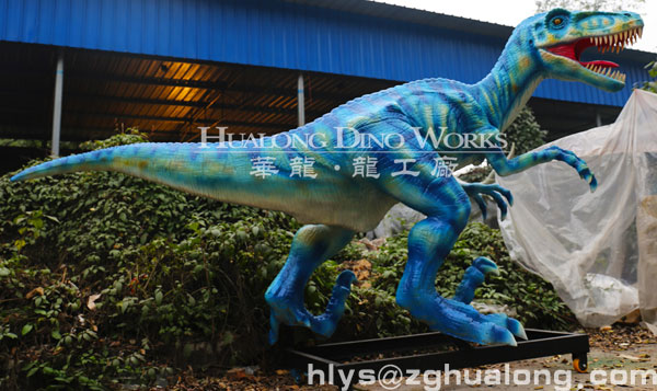 华龙艺术不同姿态玻璃钢迅猛龙