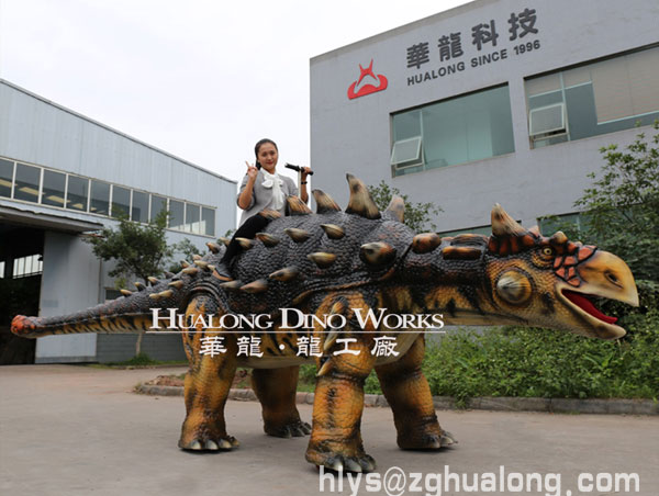 华龙艺术大型仿真行走龙