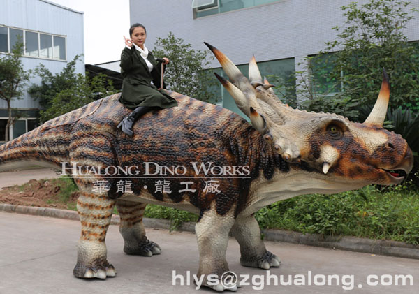 华龙艺术能走能叫的仿真恐龙