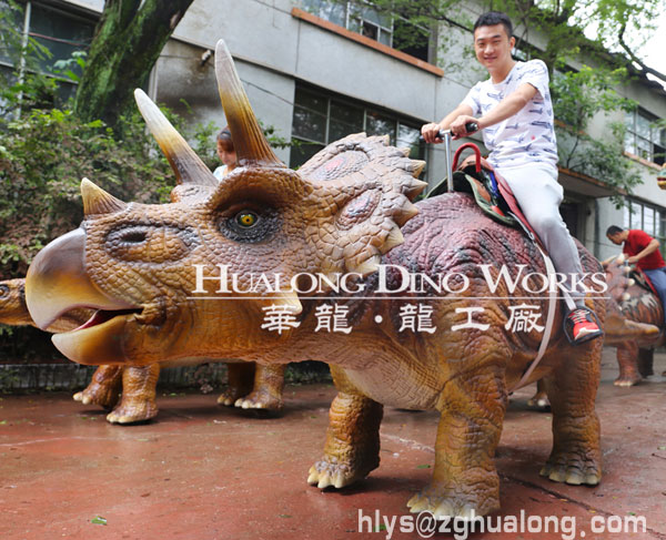 电子互动恐龙