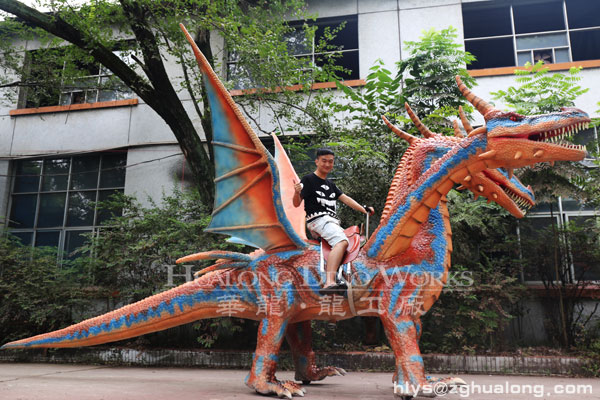 华龙艺术大型骑乘恐龙模型