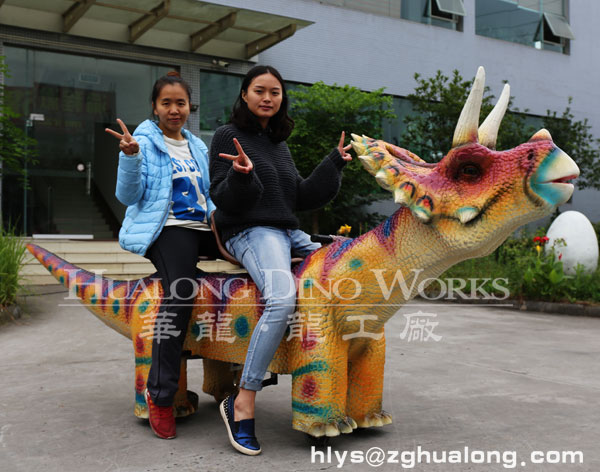 华龙艺术质量保证的骑乘恐龙