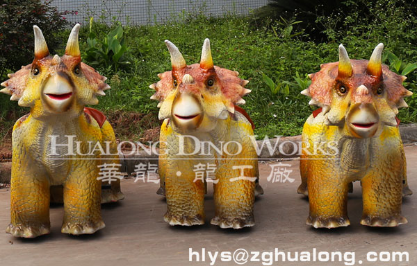 华龙艺术小型骑乘电瓶车