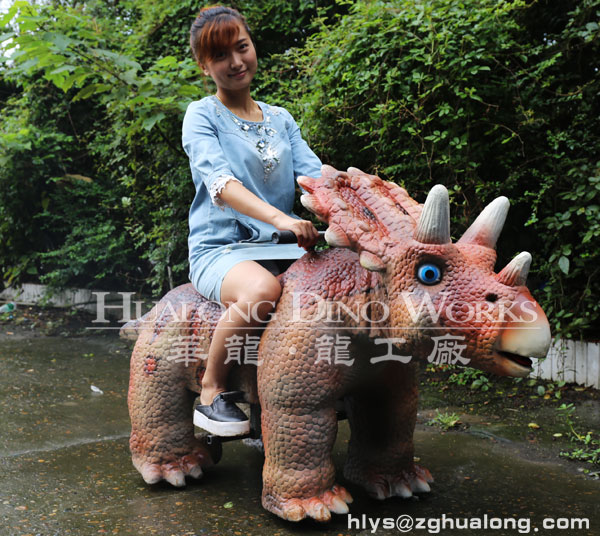 华龙艺术儿童骑乘恐龙跑跑车