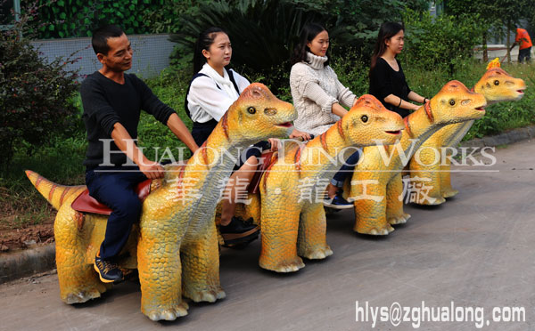 华龙艺术骑乘恐龙跑跑车