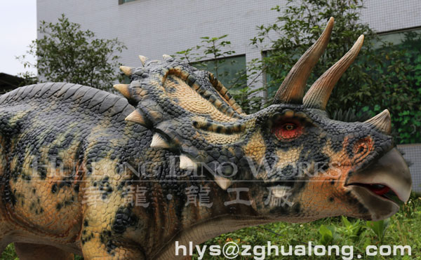 华龙艺术儿童骑乘仿真三角龙