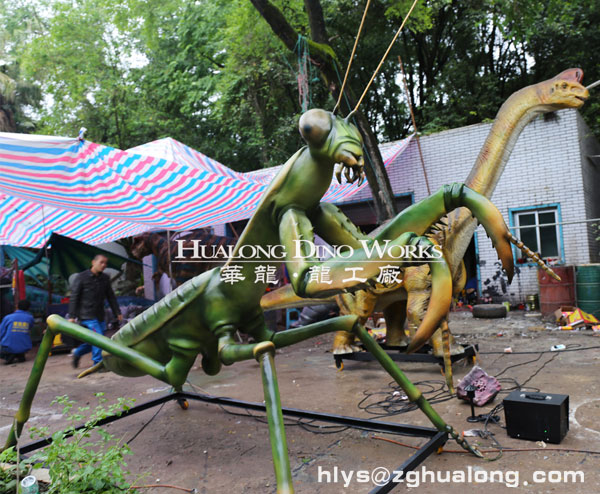 华龙艺术栩栩如生的大型螳螂模型