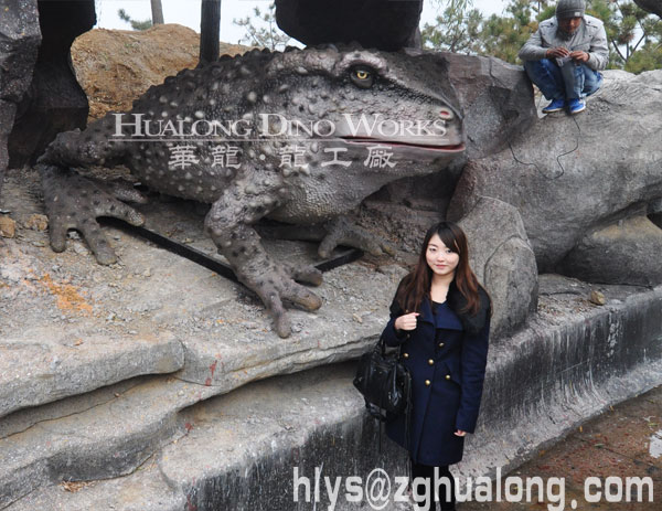 华龙艺术大型仿真蟾蜍摆件