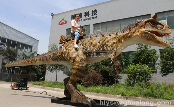 华龙艺术坐人的电动恐龙