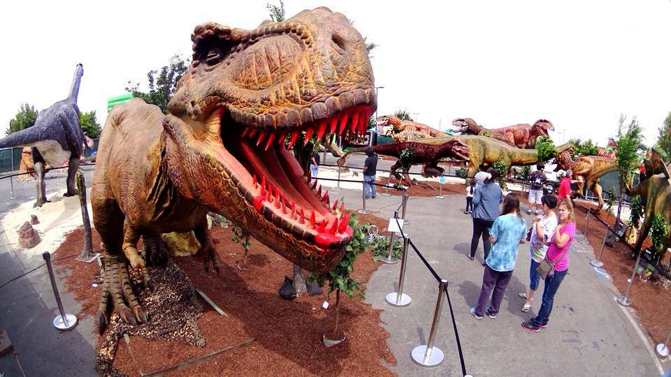 打造仿真恐龙公园