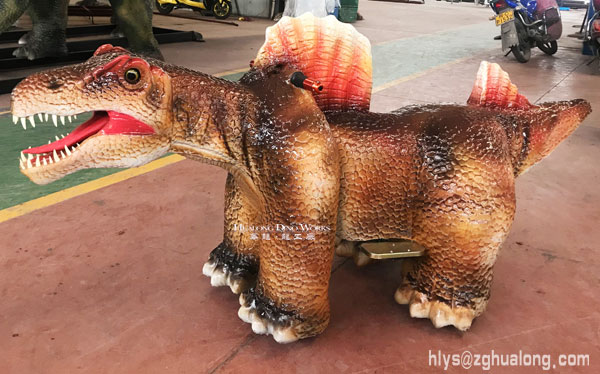 华龙艺术肉食恐龙跑跑车