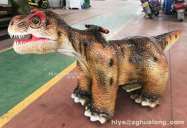 华龙艺术效果逼真的霸王龙跑跑车