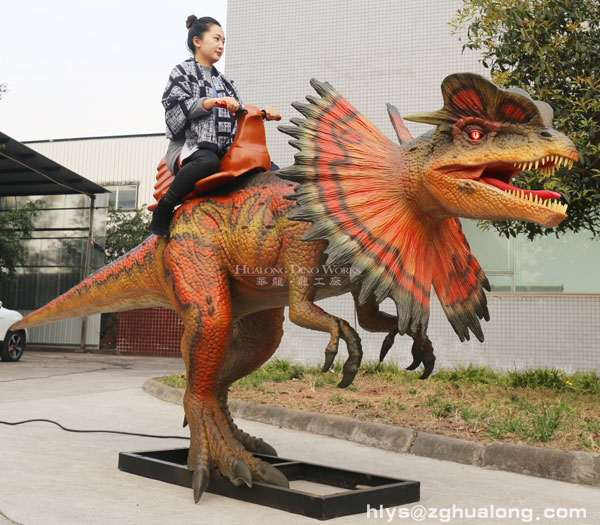 华龙艺术逼真的大型骑乘双冠龙模型