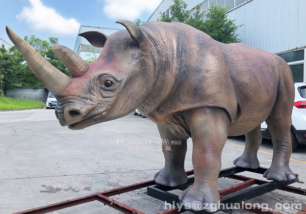 华龙动物能以假乱真