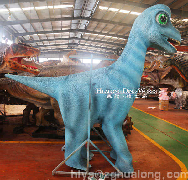 华龙艺术形象卡通的恐龙服装腕龙