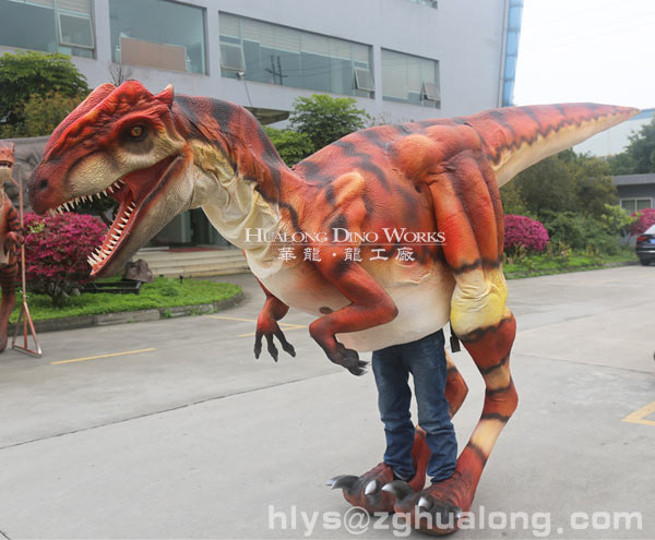 华龙艺术仿真恐龙服装表演秀