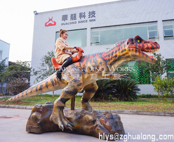 华龙艺术效果逼真大型行走骑乘霸王龙