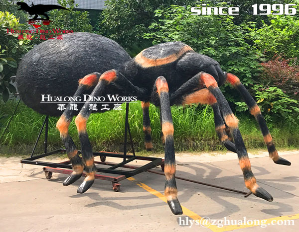 自贡华龙艺术 亲子恐龙乐园 栩栩如生的大型仿真狼蛛模型