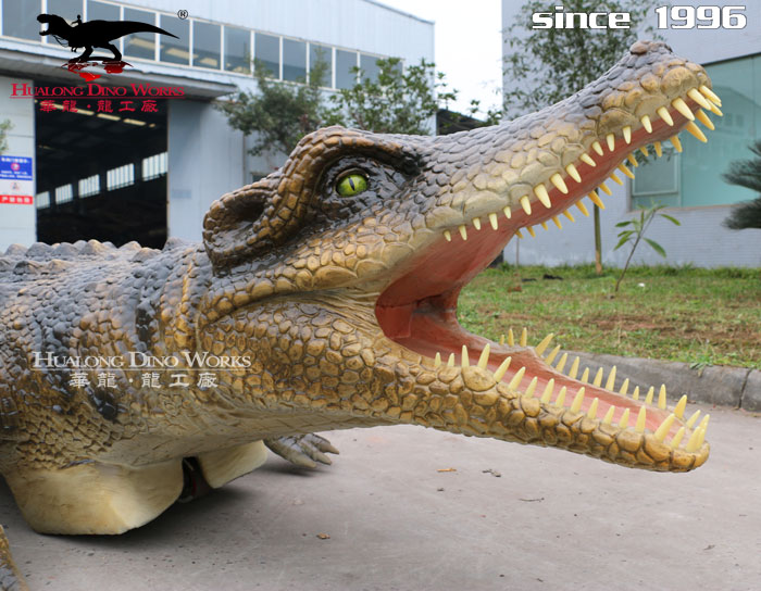 华龙科技 大型仿真爬行鳄鱼机模