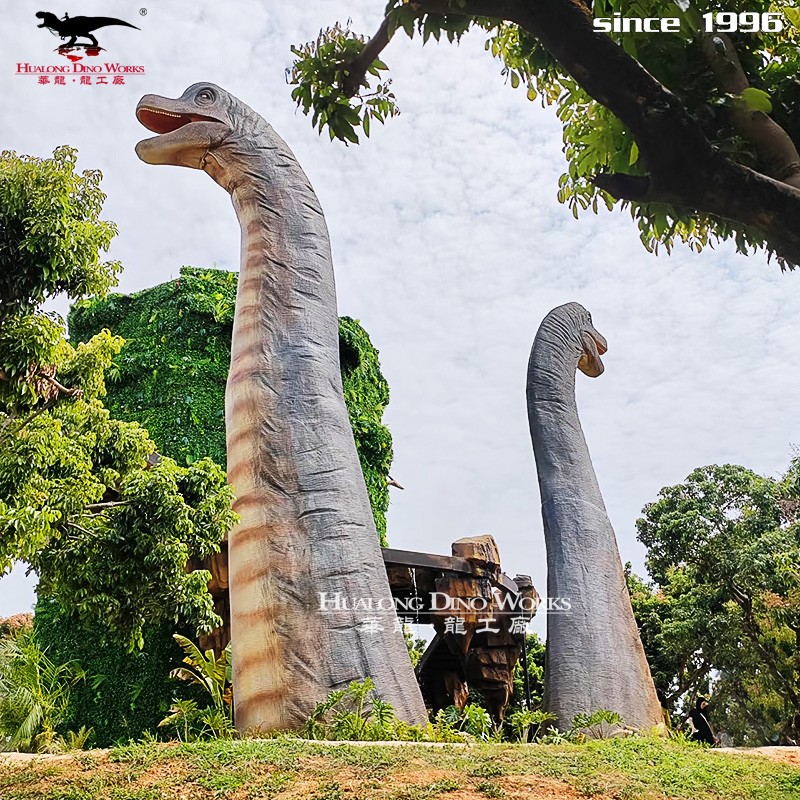 华龙艺术 定制大型仿真腕龙头电动硅胶恐龙厂家出售博物馆游乐园恐龙模型真实咆哮
