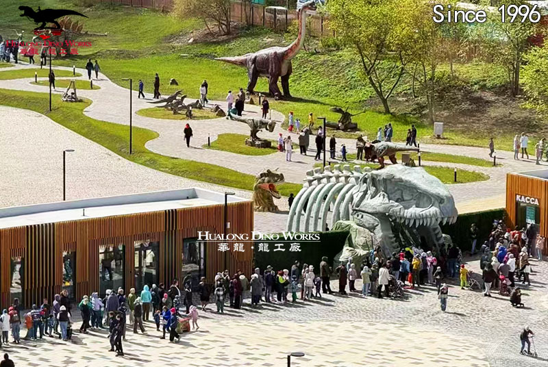 华龙艺术 恐龙乐园巨型恐龙骨架大门玻璃钢雕塑