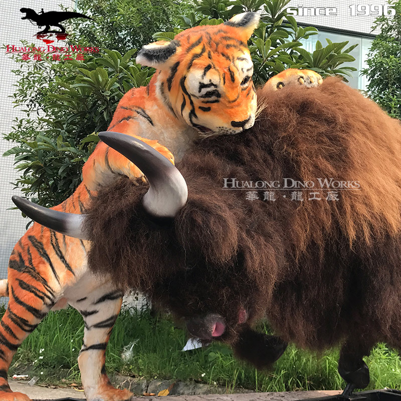 华龙科技 仿真动物打斗场景装饰摆件