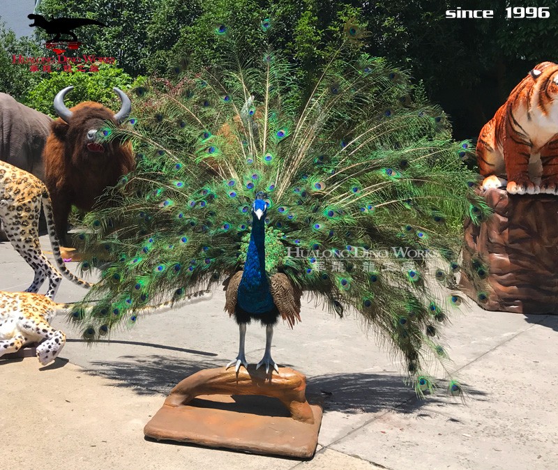 华龙科技 大型仿真孔雀模型制作
