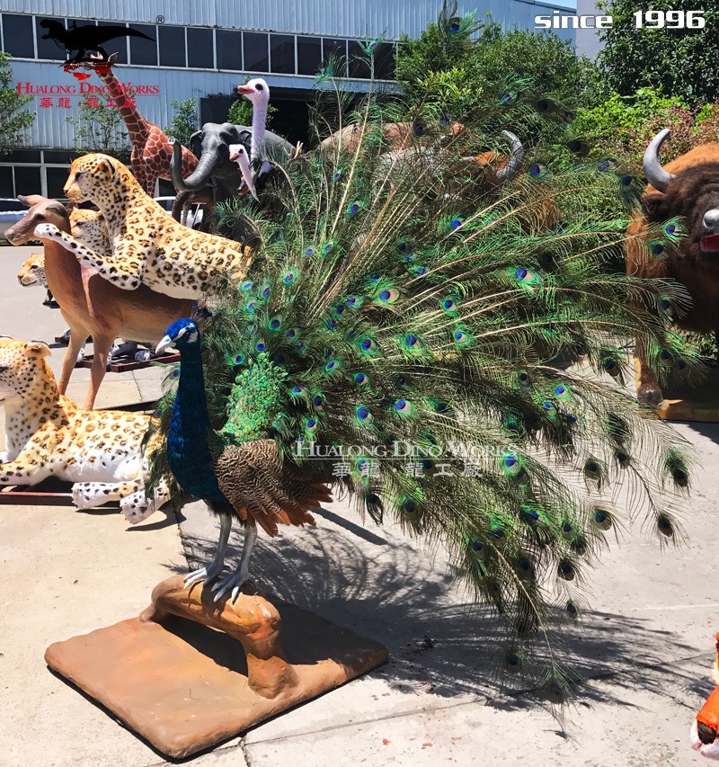 华龙科技 吉祥物仿真孔雀机模定制