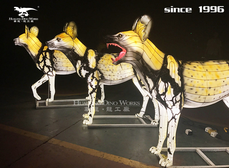 华龙科技  色彩鲜艳的动物主题花灯灯品