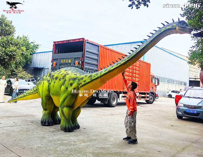 华龙艺术 人穿恐龙模型服装 舞台表演恐龙服装  恐龙服装节日巡游 互动拍照 