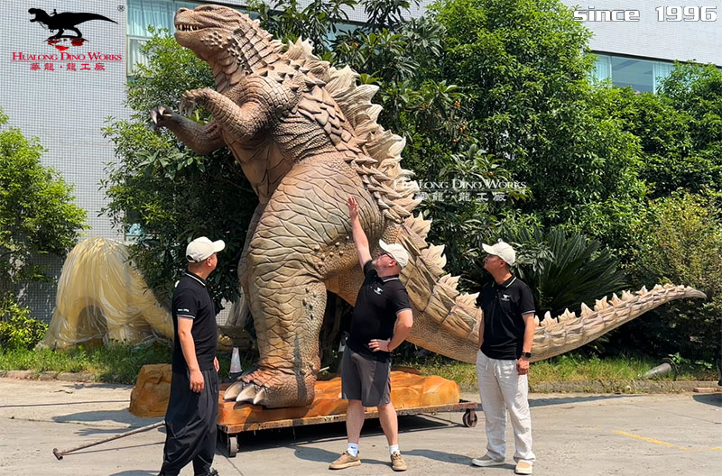 华龙科技 外观还原电影中哥斯拉的形象模型高3.5米