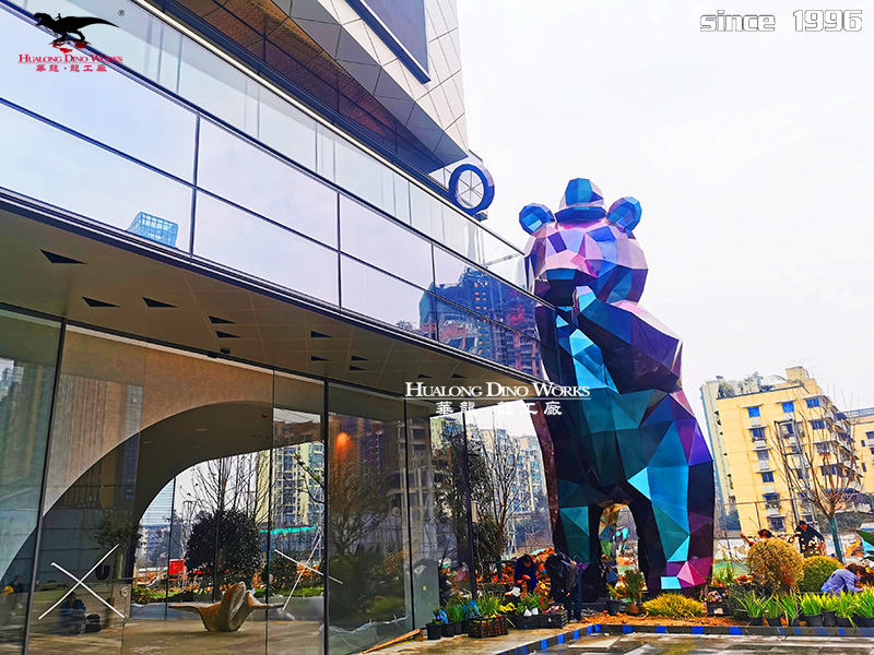 华龙科技 户外大型玻璃钢卡通熊雕塑